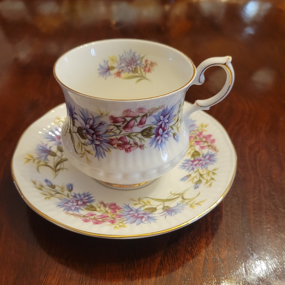 Queens Rosina China Co Ltd Floral Bone China Teacup and Saucer Set